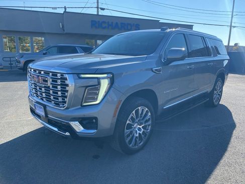 Used 2025 GMC Yukon XL Denali image 7