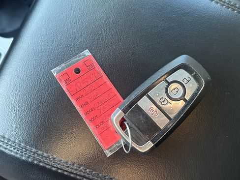 Used 2023 Ford Explorer XLT image 31