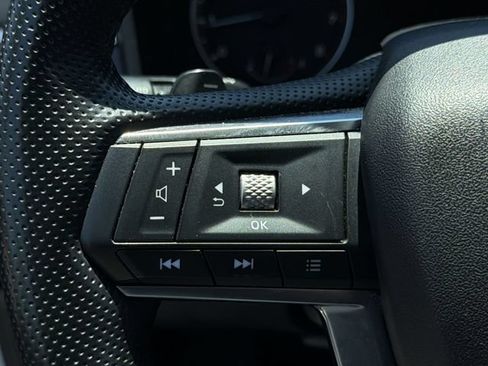 Used 2024 Mitsubishi Outlander AWD image 26