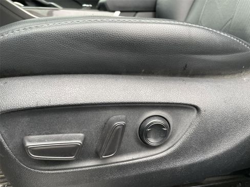 Used 2023 Toyota Highlander Platinum image 13