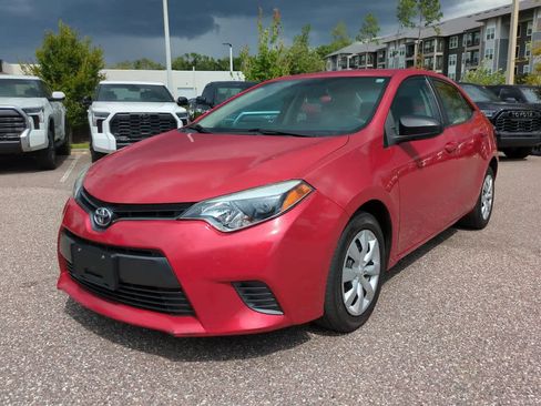 Used 2016 Toyota Corolla LE FWD image 2