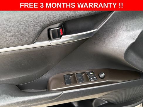 Used 2022 Toyota Camry SE image 12