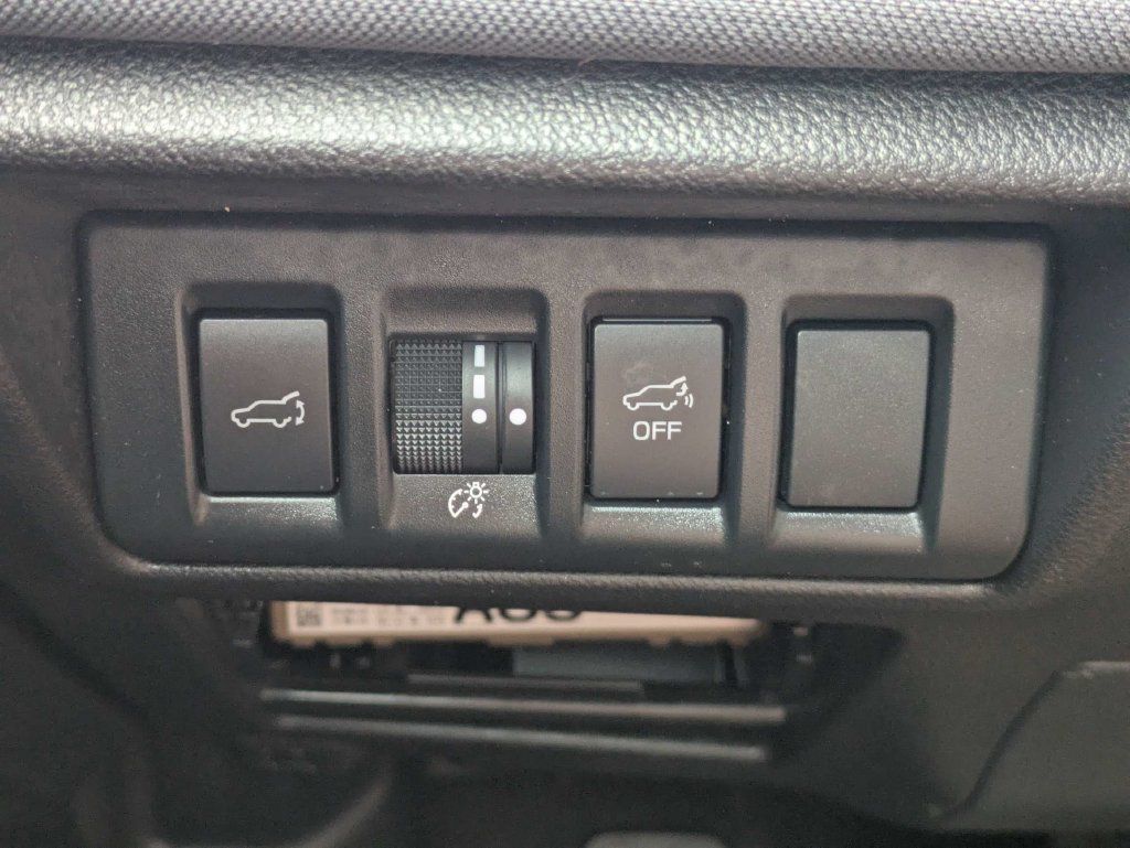 Certified 2025 Subaru Outback Premium AWD/4WD image 28