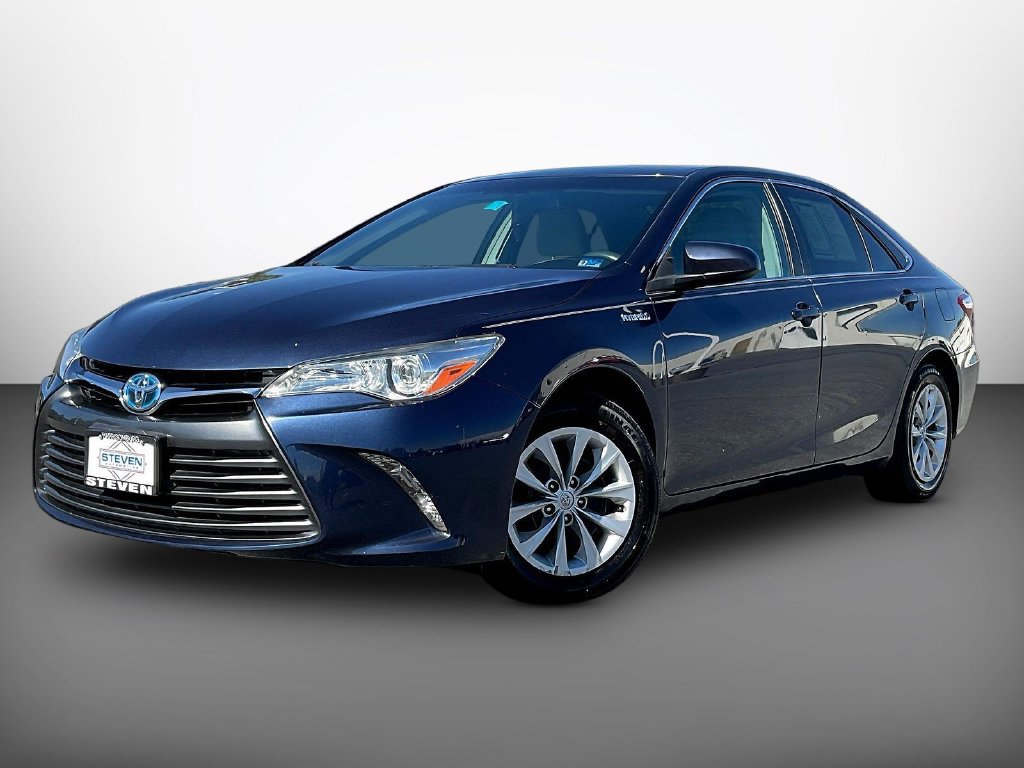 Used 2017 Toyota Camry LE FWD image 3
