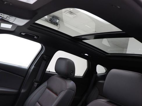 Used 2023 Chevrolet Blazer RS w/ Enhanced Convenience Package image 18