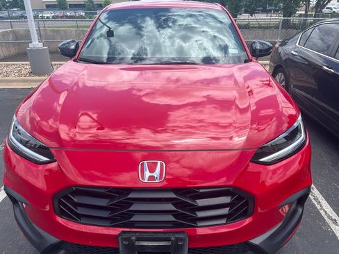Used 2023 Honda HR-V Sport image 2