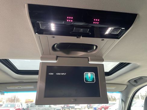 Used 2020 GMC Yukon SLT w/ Graphite Performance Edition image 32