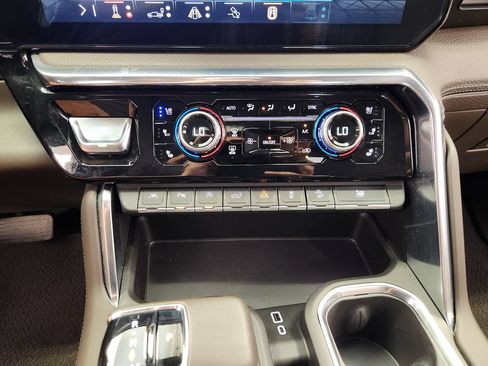 Used 2024 GMC Sierra 1500 Denali w/ Denali Reserve Package AWD/4WD image 18