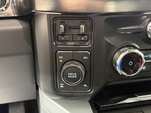 New 2026 Ford F250 Lariat w/ Black Appearance Package AWD/4WD image 17