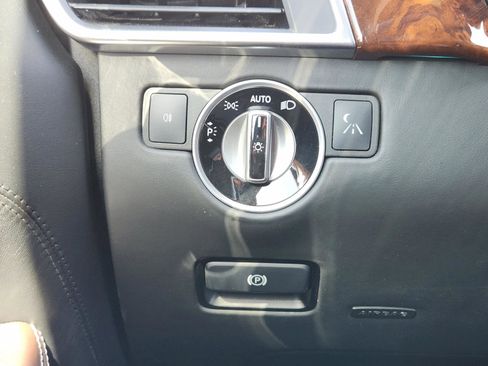 Used 2013 Mercedes-Benz GL 550 GL550 4MATIC image 23