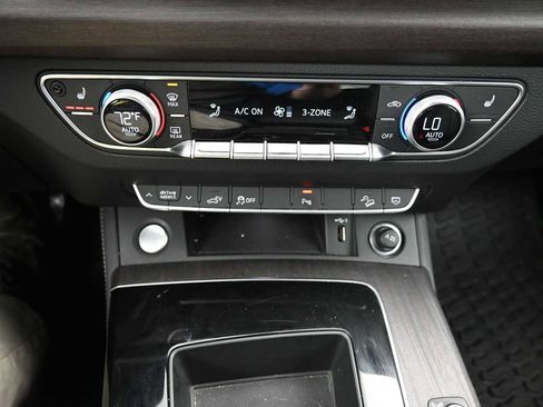 Used 2021 Audi Q5 e Premium Plus image 22