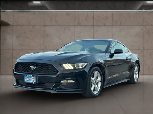 Used 2015 Ford Mustang Coupe RWD image 13