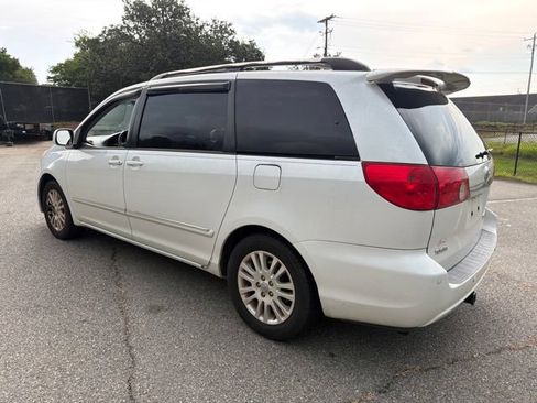 Used 2008 Toyota Sienna XLE FWD image 5
