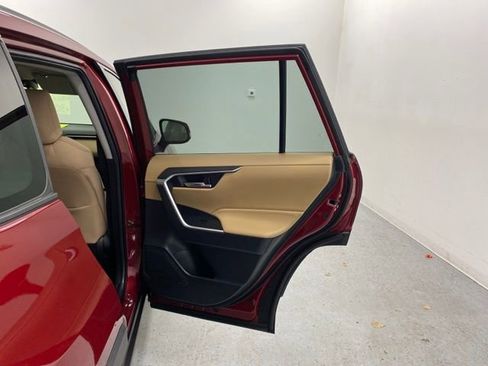 Certified 2022 Toyota RAV4 XLE image 34