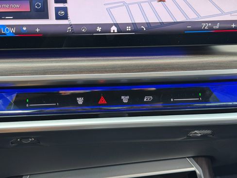 Used 2023 BMW i7 xDrive60 image 25