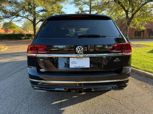 Used 2019 Volkswagen Atlas SE w/ Panoramic Sunroof Package image 4