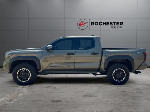 Used 2024 Toyota Tacoma TRD Off-Road w/ TRD Off Road Premium Package AWD/4WD image 2