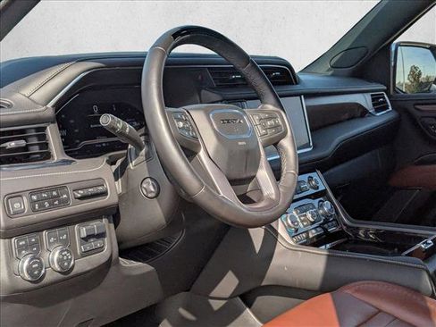 Used 2024 GMC Yukon XL Denali Ultimate image 10