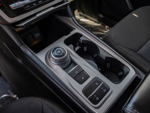 Used 2022 Ford Explorer XLT image 19