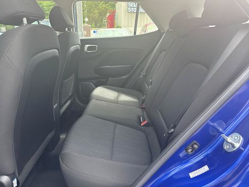 Used 2023 Hyundai Venue SE w/ Cargo Package FWD image 15