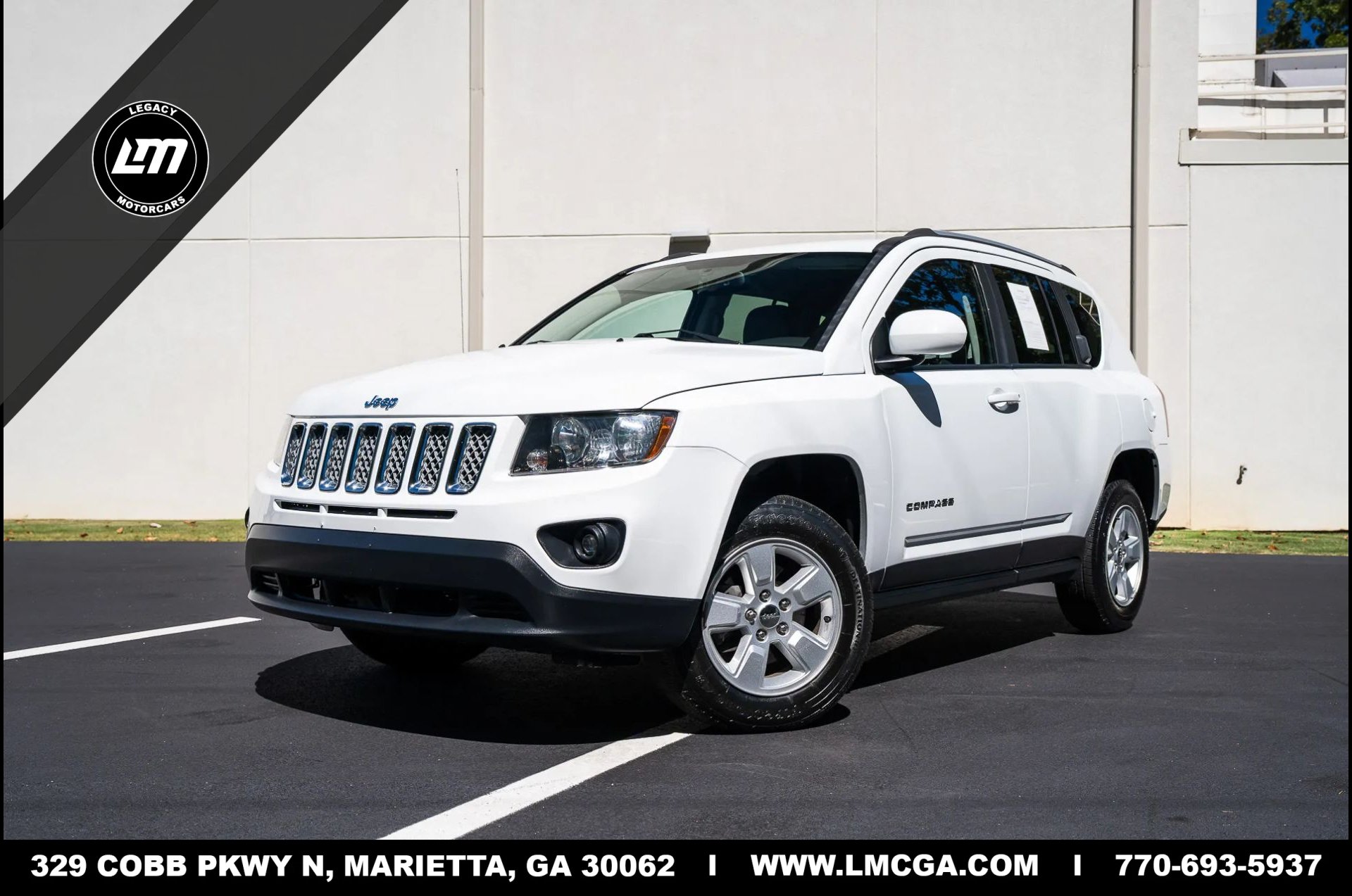 Used 2017 Jeep Compass Latitude FWD image 1
