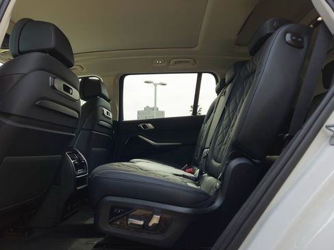 New 2026 BMW X7 xDrive40i w/ Climate Comfort Package image 16