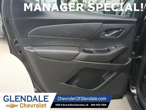 Used 2022 Chevrolet Traverse RS image 17