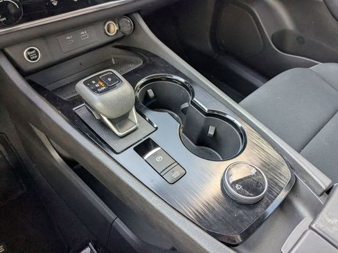 Used 2023 Nissan Rogue S image 24