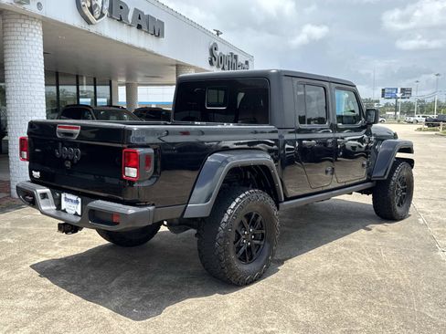 Used 2022 Jeep Gladiator Sport AWD/4WD image 7