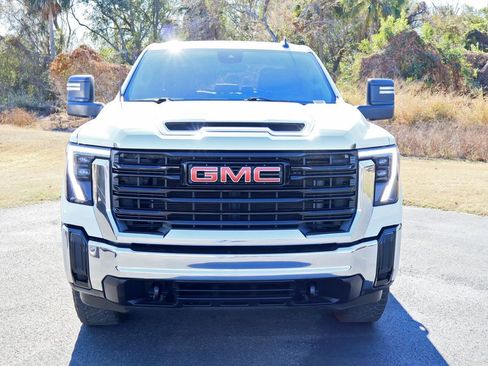 Used 2024 GMC Sierra 2500 Pro w/ Convenience Package image 3