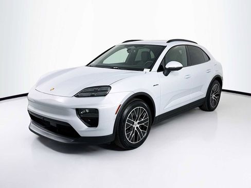 New 2026 Porsche Macan Electric RWD image 1