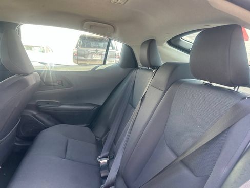 Used 2025 Toyota Prius LE FWD image 7