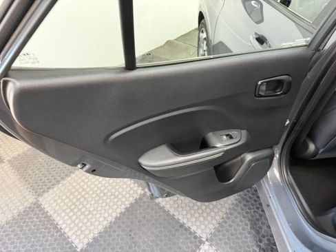 Certified 2023 Hyundai Venue Limited w/ Cargo Package FWD image 37