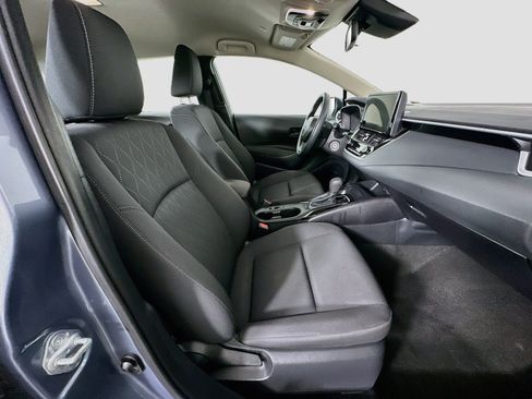 Used 2025 Toyota Corolla LE FWD image 29