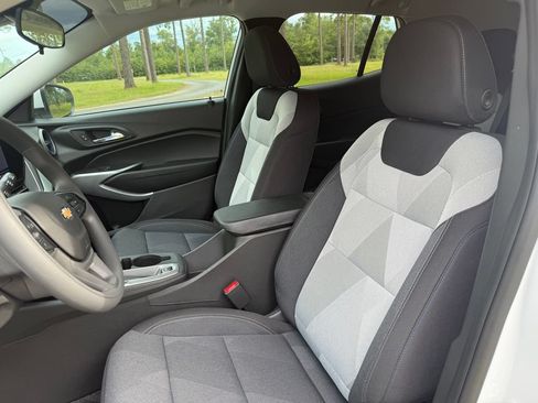 New 2026 Chevrolet Trax LS w/ LS Convenience Package FWD image 13