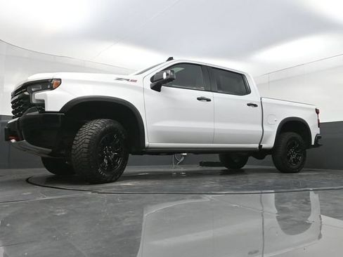 Used 2022 Chevrolet Silverado 1500 ZR2 w/ Technology Package AWD/4WD image 32