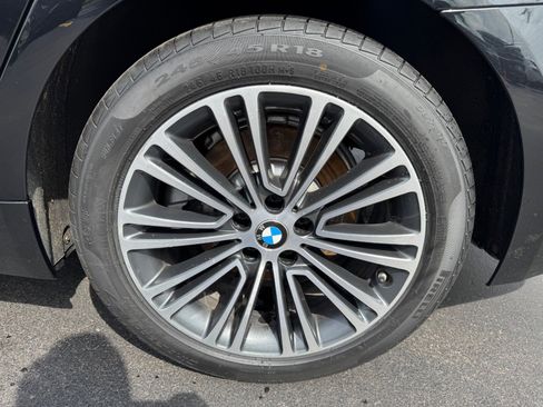 Used 2020 BMW 530i xDrive w/ Premium Package image 38