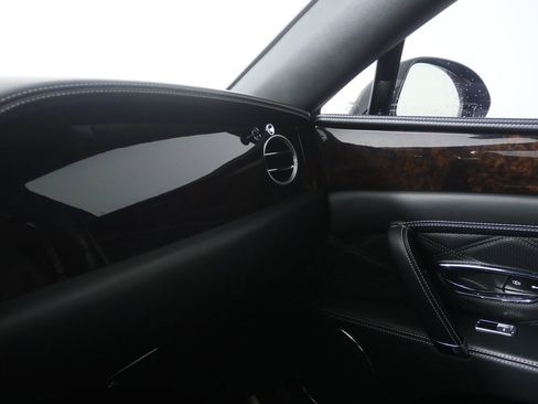 Used 2016 Bentley Flying Spur W12 image 26