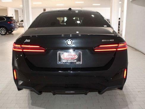 New 2026 BMW i5 eDrive40 w/ Executive Package RWD image 6
