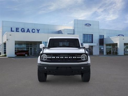 New 2026 Ford Bronco Outer Banks AWD/4WD image 6