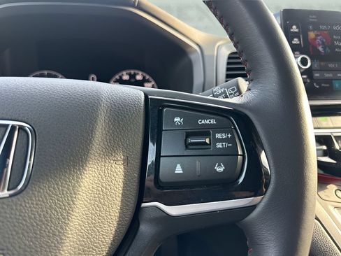 Used 2025 Honda Odyssey Sport-L image 11