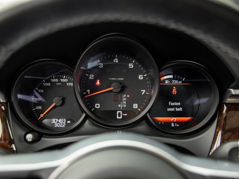 Certified 2021 Porsche Macan image 27