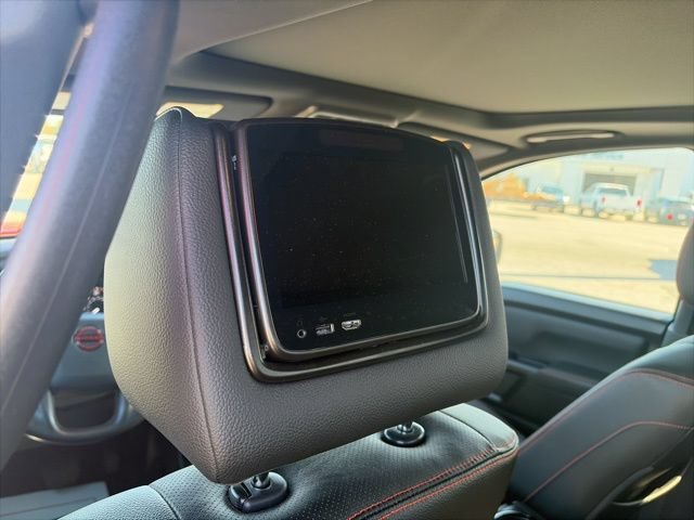 Used 2024 Nissan Titan PRO-4X w/ Pro-4x Convenience Package AWD/4WD image 13
