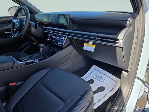 New 2026 Hyundai Santa Cruz SEL FWD image 9