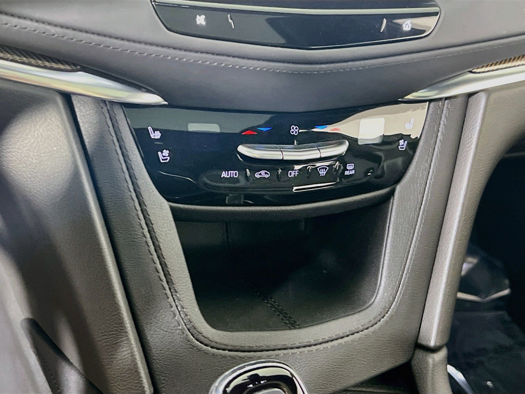 Used 2023 Cadillac XT5 Premium Luxury w/ Platinum Package AWD/4WD image 16