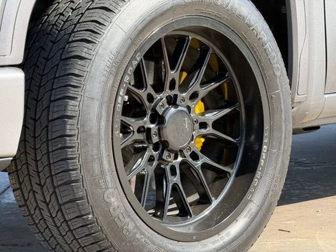 Used 2020 GMC Sierra 1500 AT4 w/ AT4 Premium Package image 13