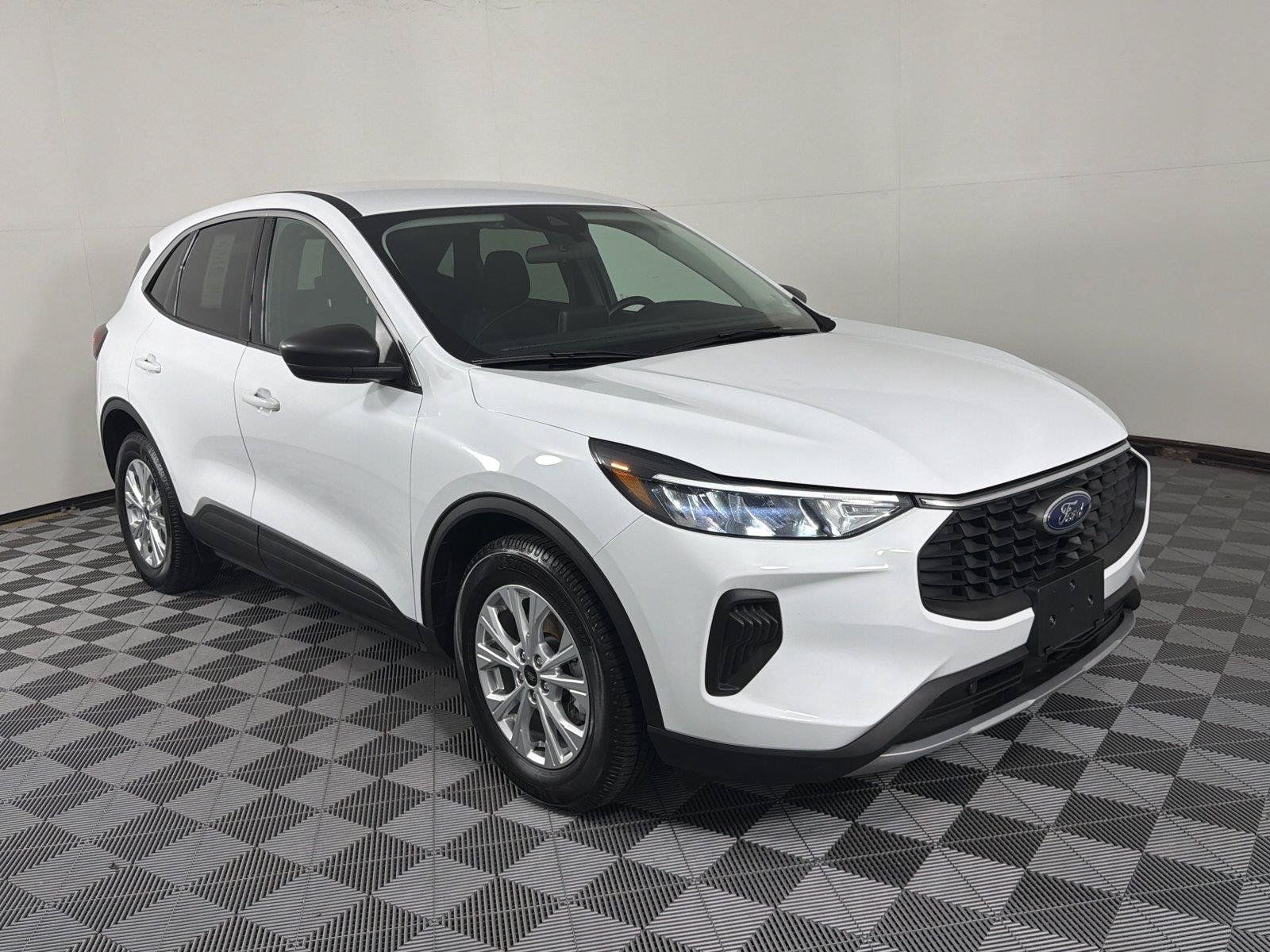Used 2023 Ford Escape Active FWD image 1