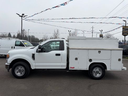 Used 2022 Ford F350 XL w/ Power Equipment Group image 4
