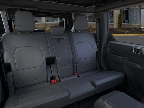 Used 2026 Ford Bronco Outer Banks AWD/4WD image 13