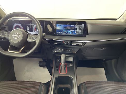 Used 2025 Nissan Kicks SR image 14